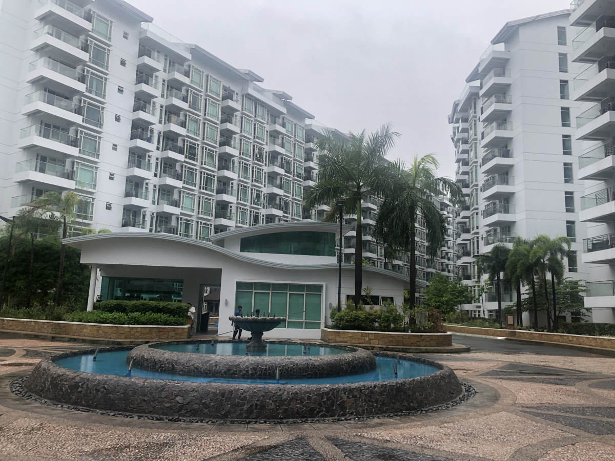 Unit 5H The Parkside Villas with Parking Slot